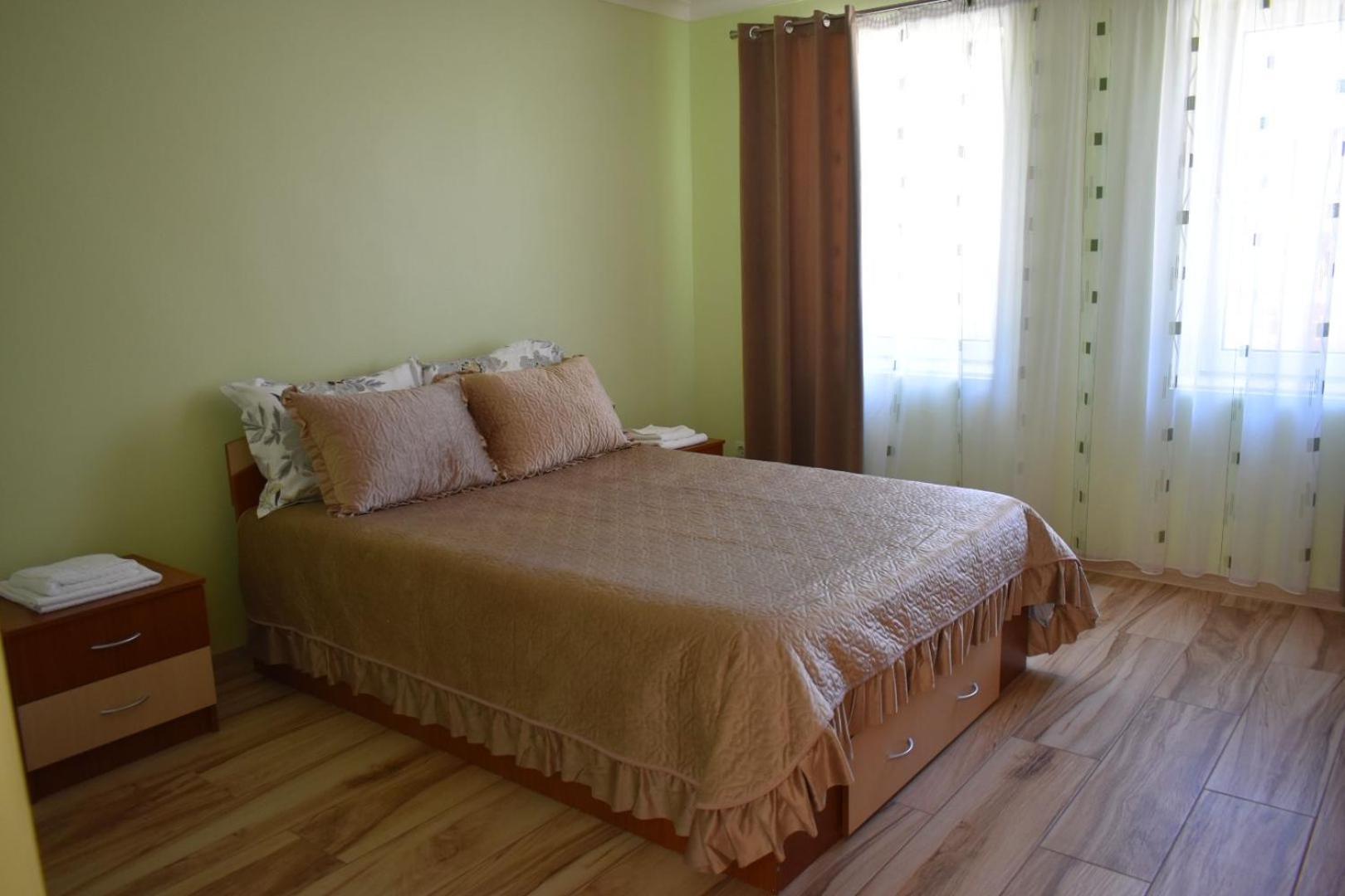 Transilvania Rent Hunedoara Exterior photo