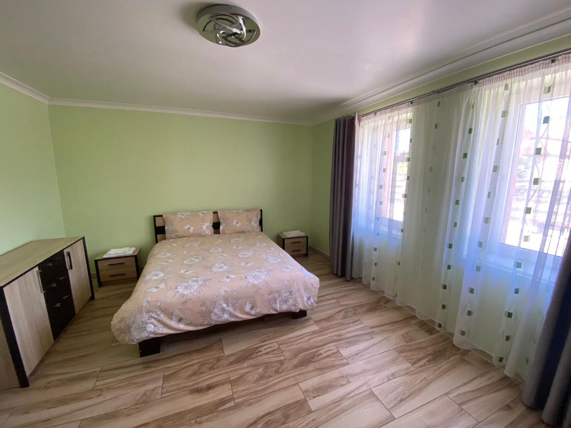 Transilvania Rent Hunedoara Exterior photo